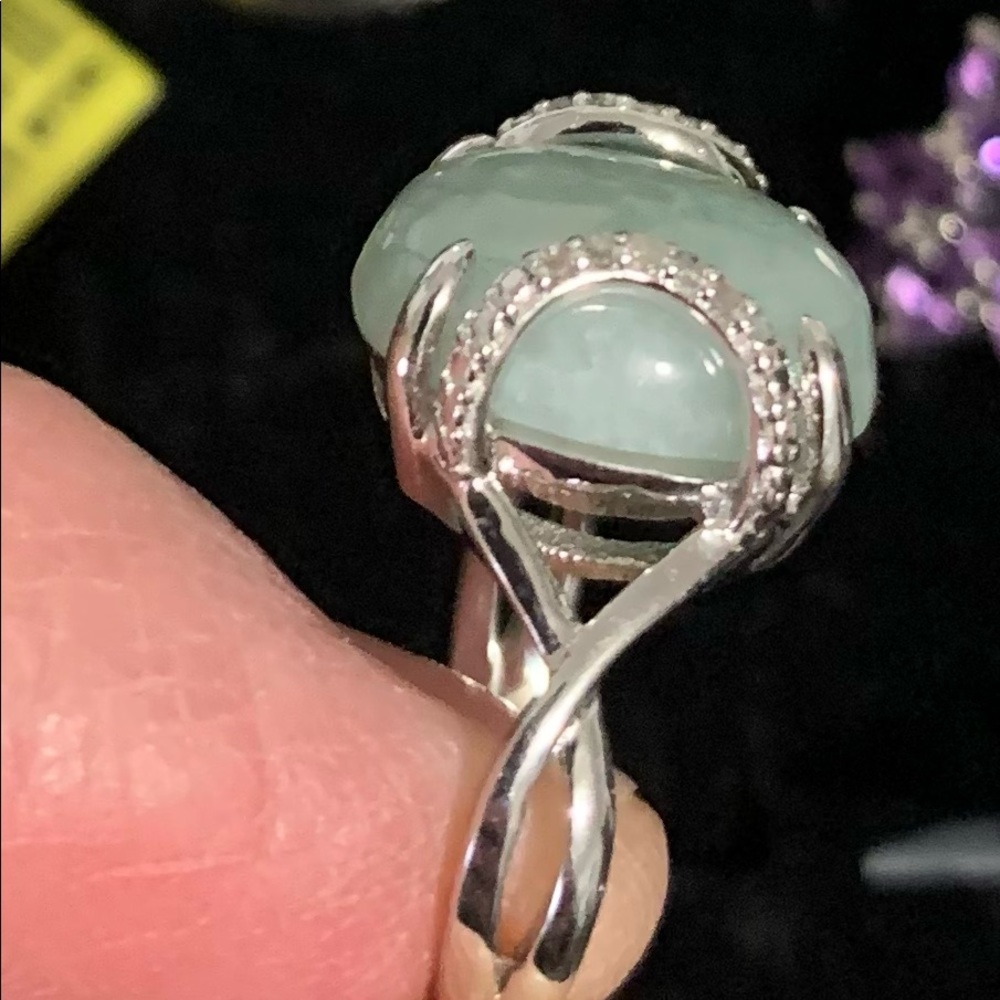 Jade and diamond Ring